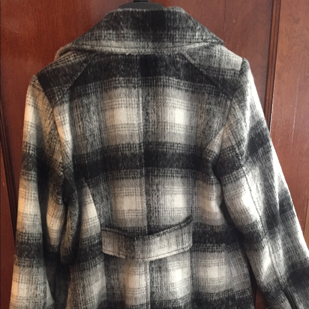 Coat - Picture 4 of 4